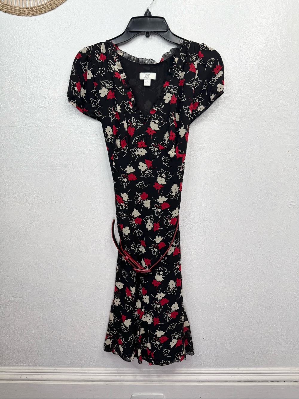 Ann Taylor LOFT Dress Womens Size 10 Black Floral V-Neck Cap Sleeve